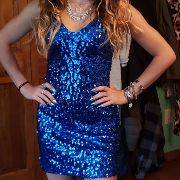 Prom Dress - Picture 2 of 7